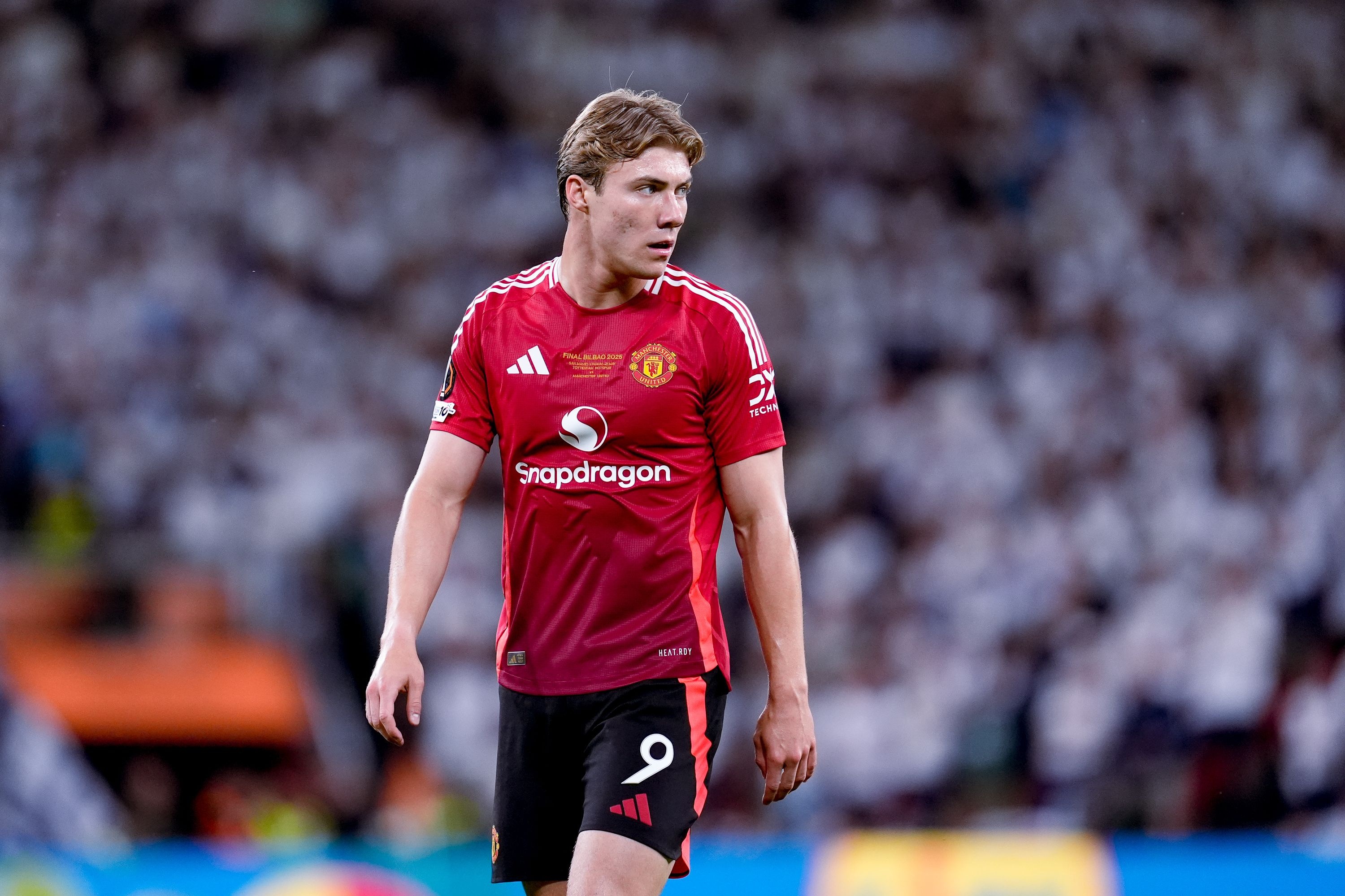 华体会体育-天空记者：霍伊伦对加盟AC米兰持开放态度，多特也在关注