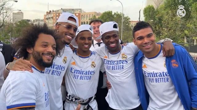 INSIDE Real Madrid's BUS CELEBRATIONS  LaLiga champions!-0004.jpg